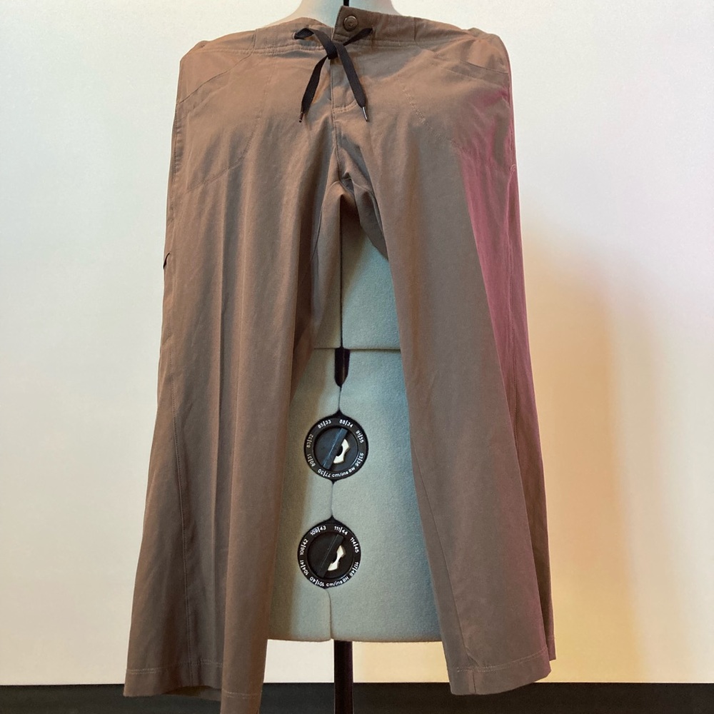 NWT Patagonia Capri pants